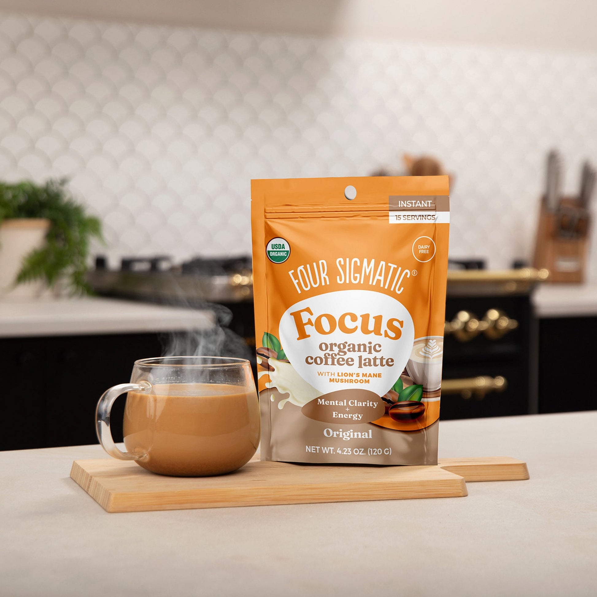 focus-organic-coffee-latte-original-l8 focus-latte-original-lifestyle2-2026.jpg